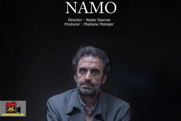 کلود در اتاقش