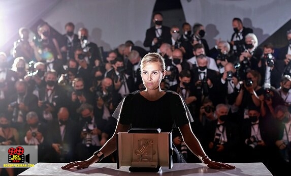 ژولیا دوکورنو