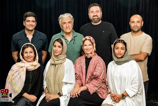 بازیگران نمایش