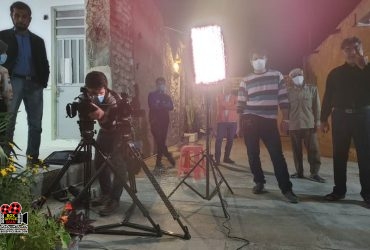 زنانی با گوشوارههای باروتی