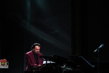 ناصر چشمآذر